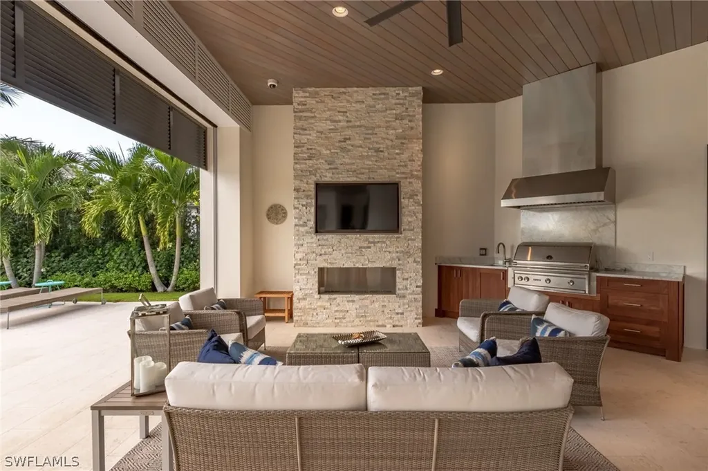 4839 West Boulevard Naples FL 34103