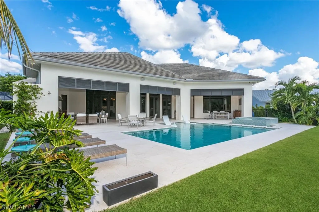 4839 West Boulevard Naples FL 34103