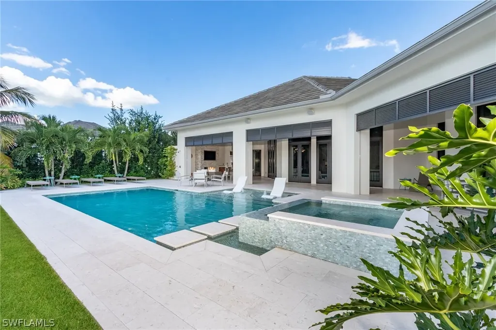 4839 West Boulevard Naples FL 34103