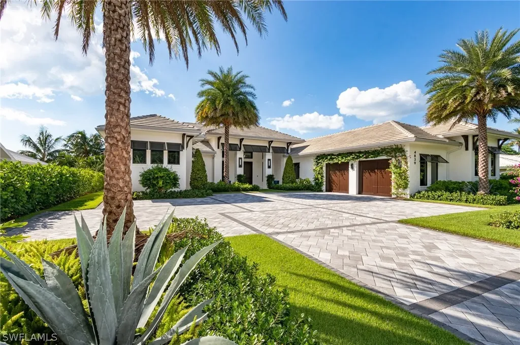 4839 West Boulevard Naples FL 34103