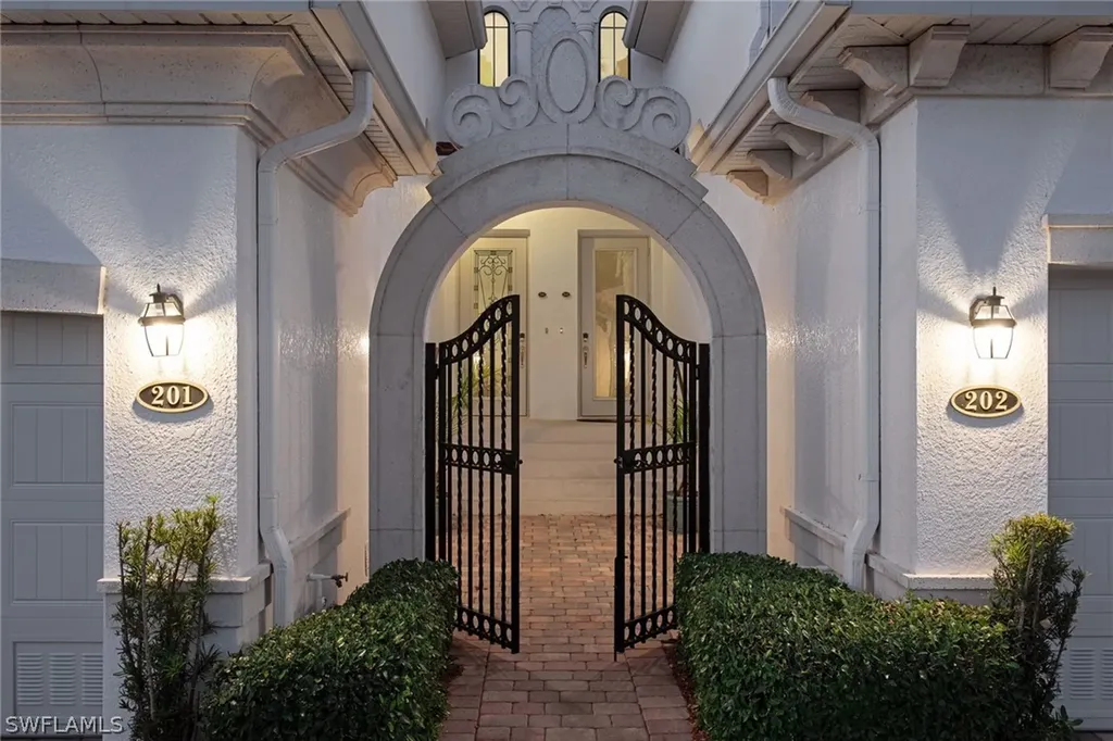 3159 Serena Lane Naples FL 34114