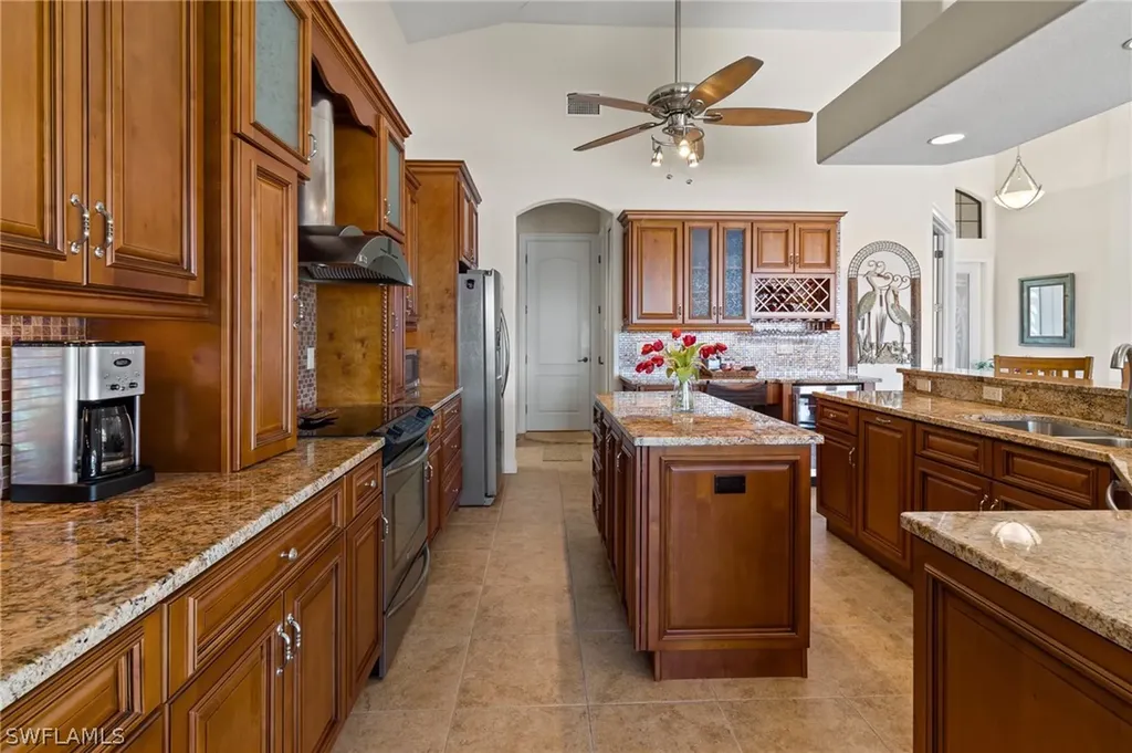 2528 SW 39th Terrace Cape Coral FL 33914