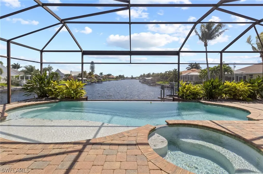 2528 SW 39th Terrace Cape Coral FL 33914