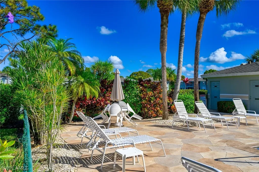 815 New Waterford Drive Naples FL 34104