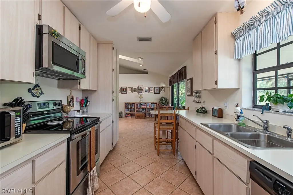 310 9th Street NW Naples FL 34120
