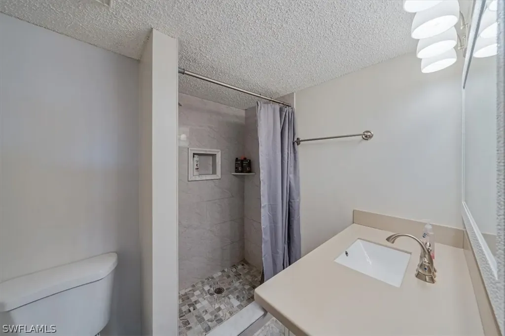9395 Pennsylvania Avenue Bonita Springs FL 34135