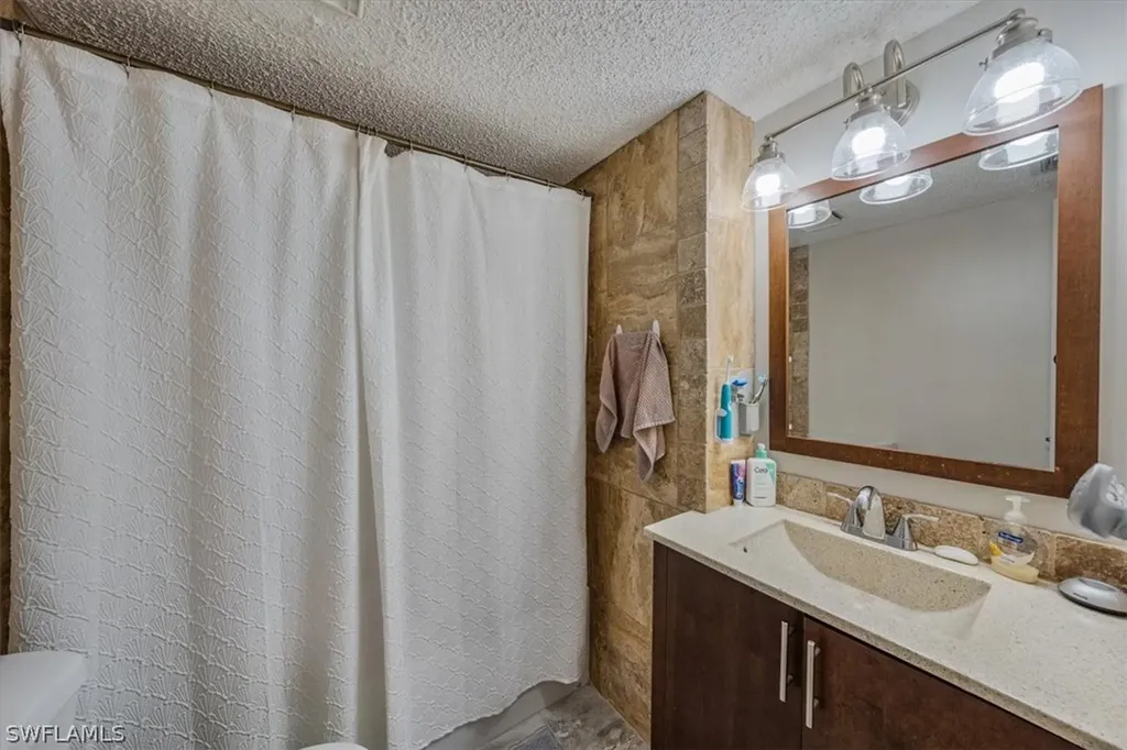 9395 Pennsylvania Avenue Bonita Springs FL 34135