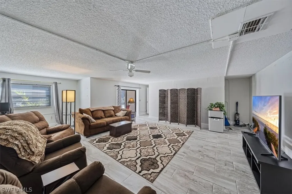 9395 Pennsylvania Avenue Bonita Springs FL 34135