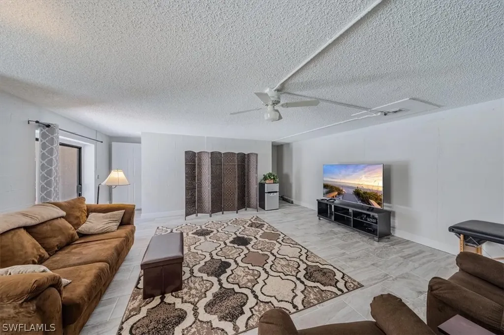 9395 Pennsylvania Avenue Bonita Springs FL 34135