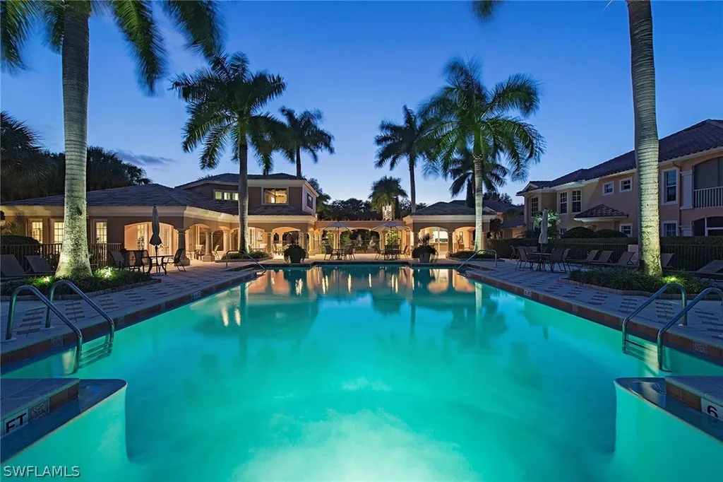 515 Via Veneto Naples FL 34108
