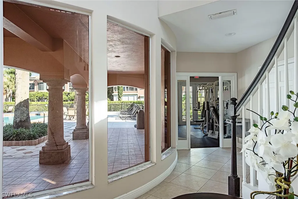 515 Via Veneto Naples FL 34108