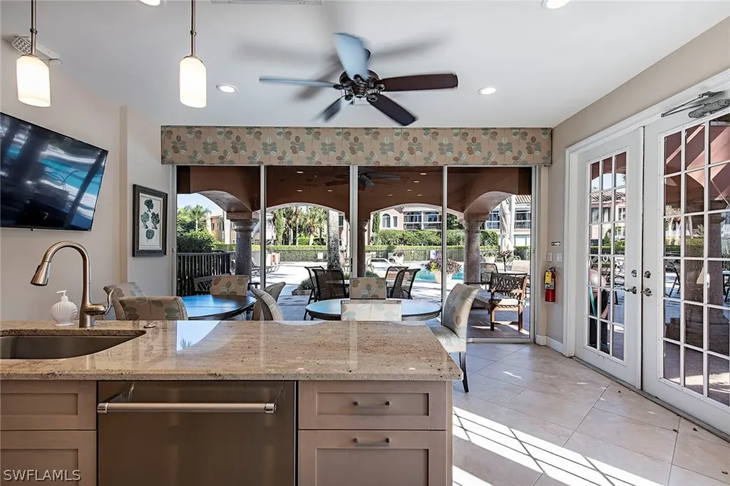 515 Via Veneto Naples FL 34108