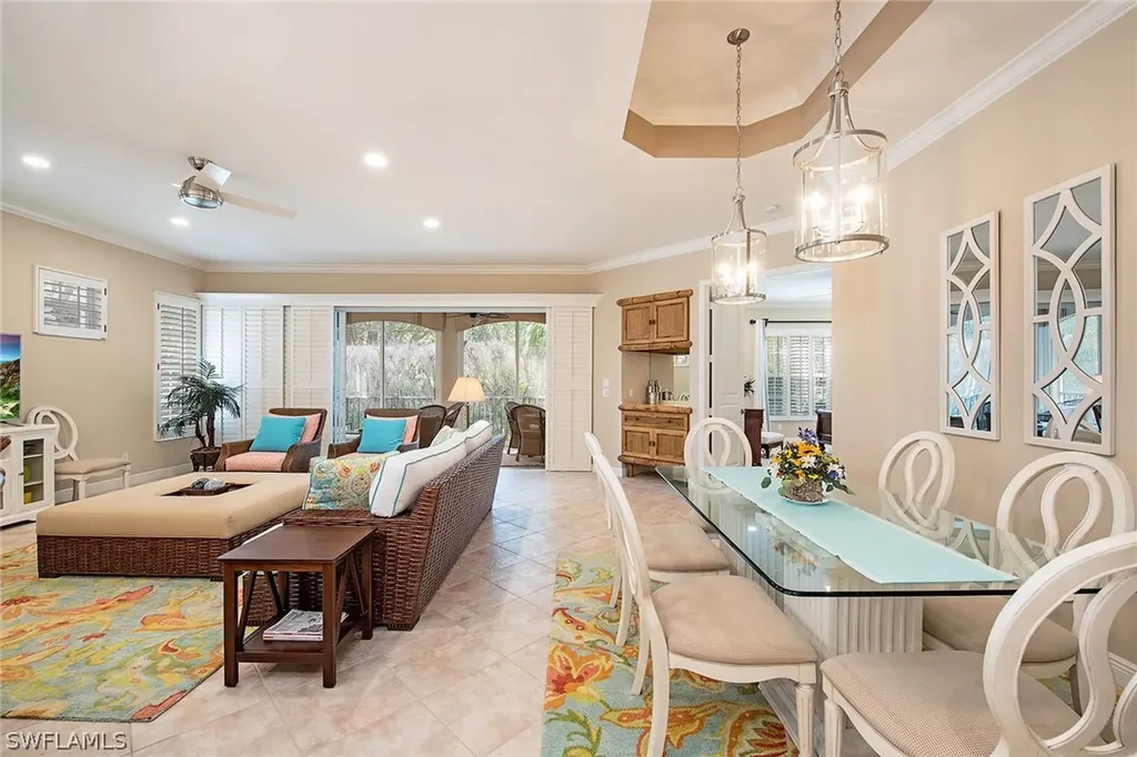 515 Via Veneto Naples FL 34108
