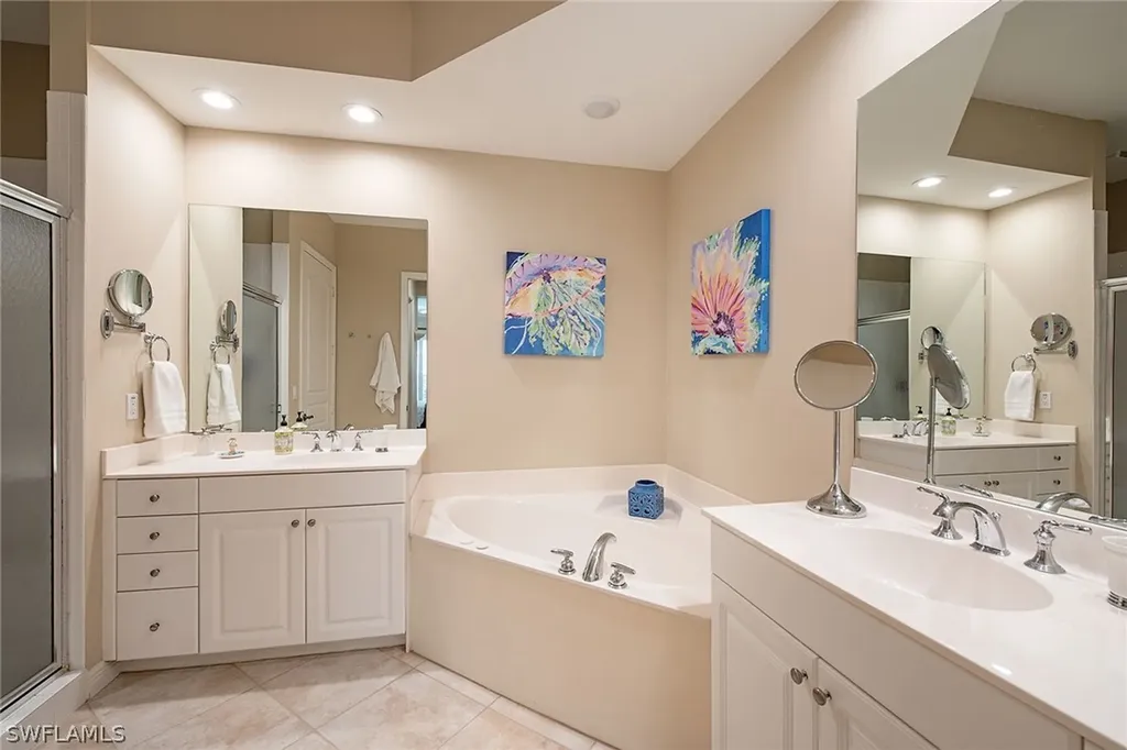 515 Via Veneto Naples FL 34108