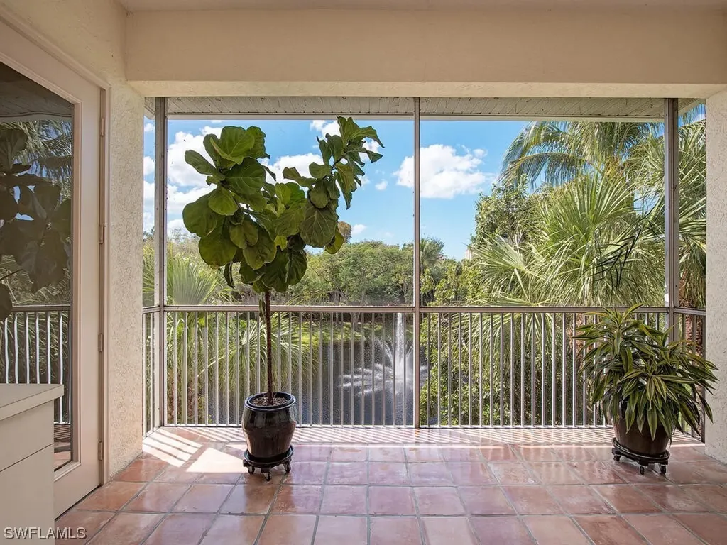 Naples FL, 743 Bentwater Circle, Unit 203