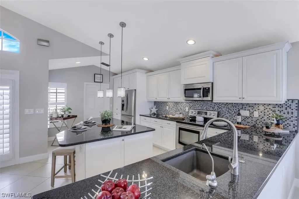 2810 Sailors Way Naples FL 34109