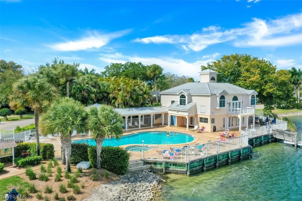2810 Sailors Way Naples FL 34109