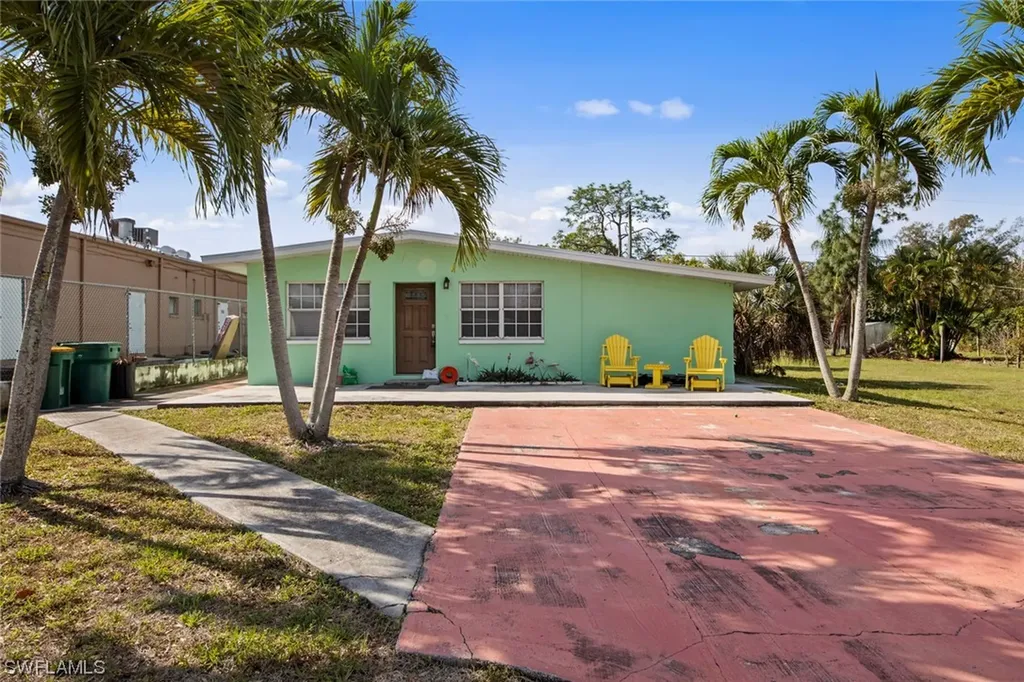 3248 Connecticut Avenue Naples FL 34112
