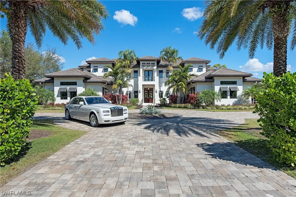 119 Carica Road Naples FL 34108