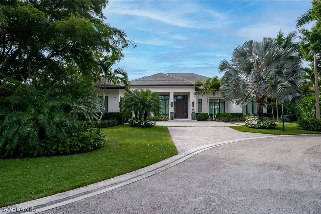 Naples FL, 705 Hollybriar Lane