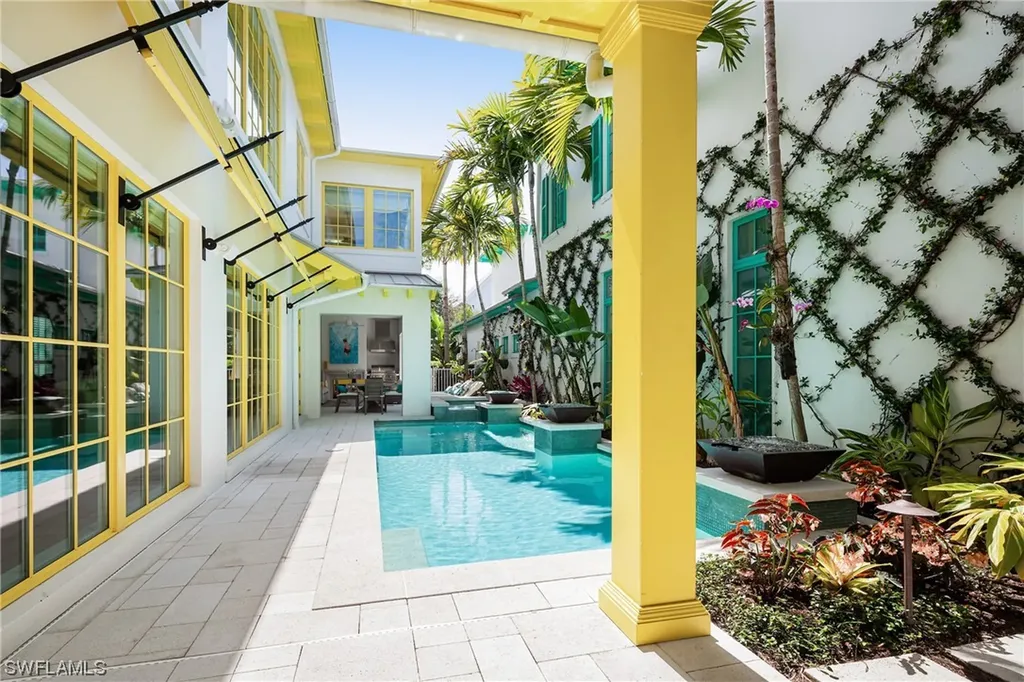 942 9th Avenue S Naples FL 34102