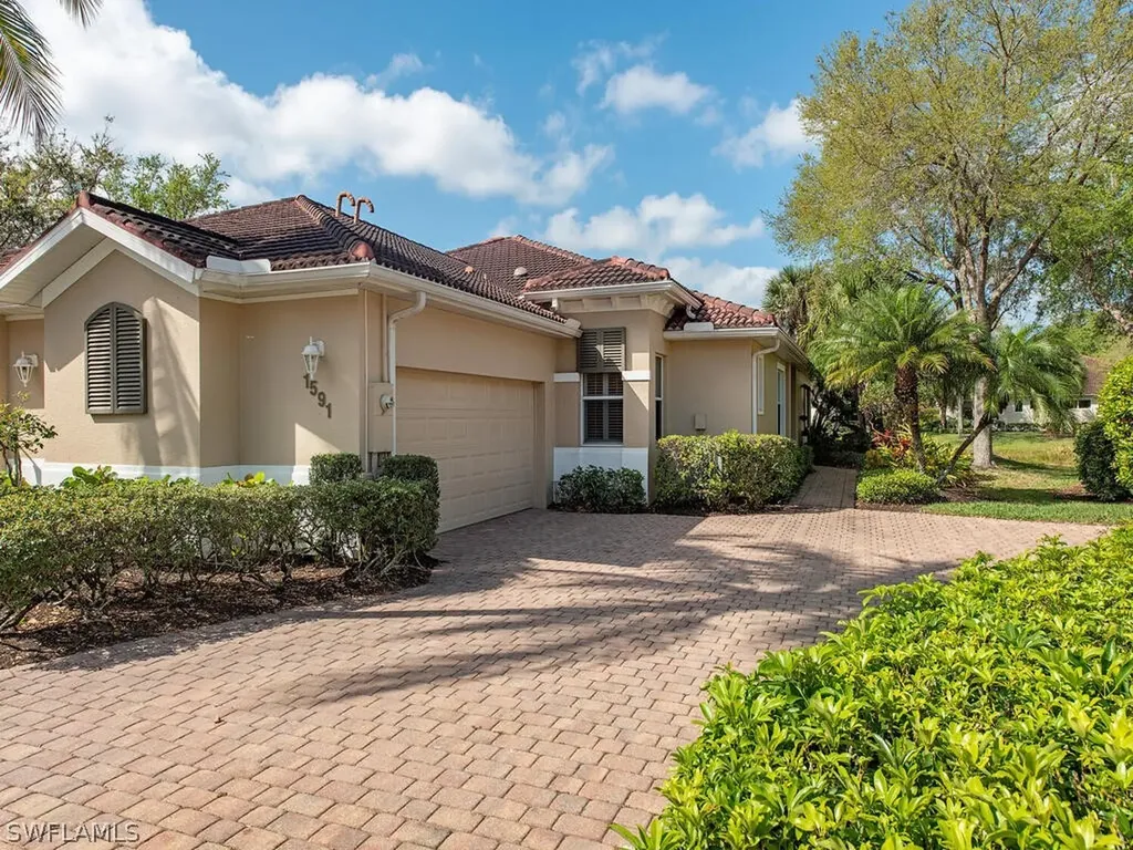 Naples FL, 1591 Cayman Court, Unit 16