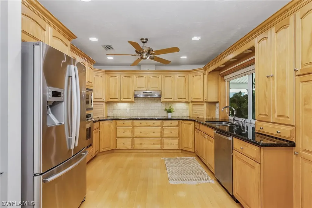 2193 Macadamia Street St. James City FL 33956