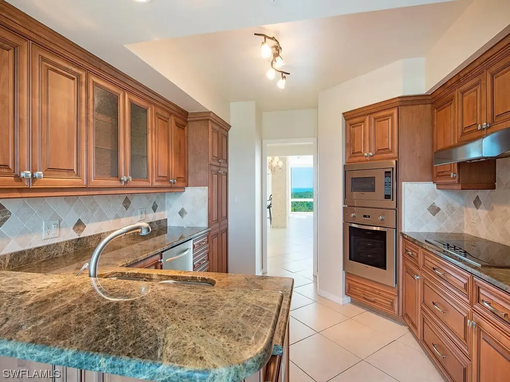 7515 Pelican Bay Boulevard Naples FL 34108