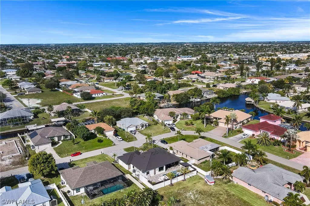 2125 SE 18th Avenue Cape Coral FL 33990