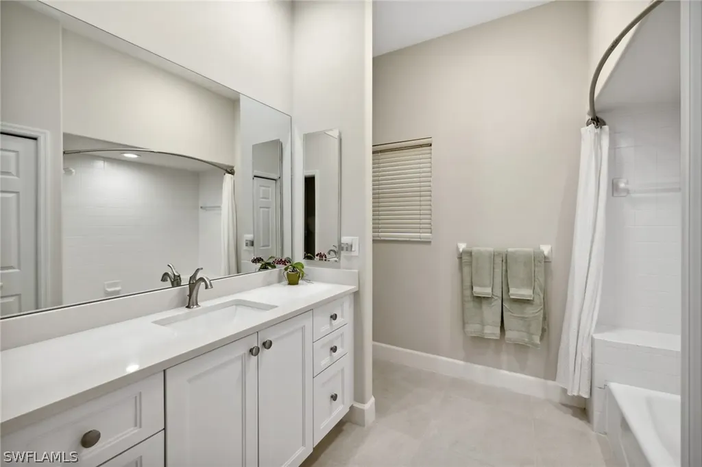 11569 Longshore Way E Naples FL 34119