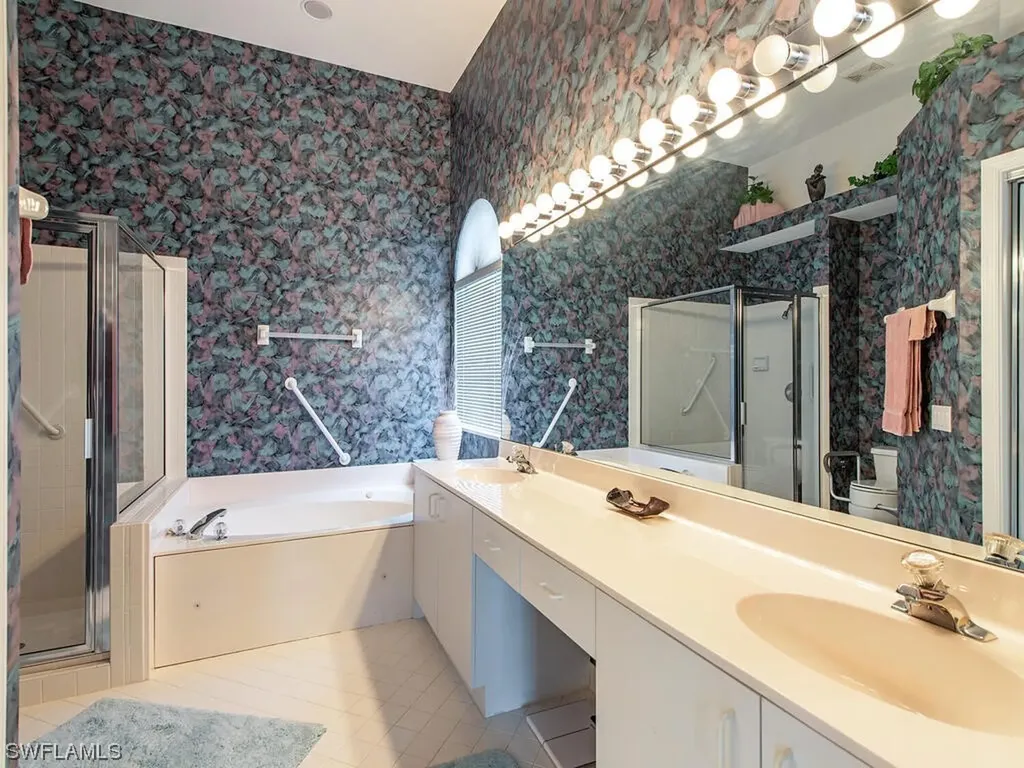 1970 E. Crown Pointe Boulevard Naples FL 34112