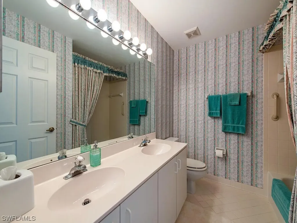1970 E. Crown Pointe Boulevard Naples FL 34112