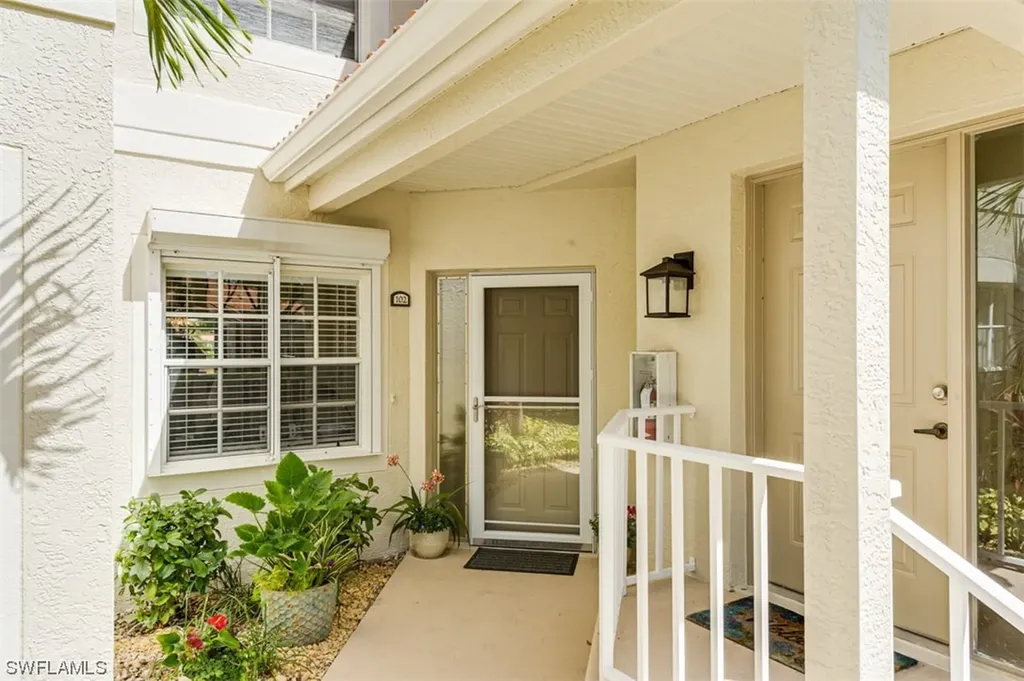 Naples FL, 7518 Silver Trumpet Lane, Unit Q-102