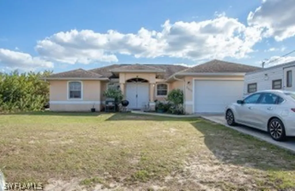 3805 15th Street SW Lehigh Acres FL 33976