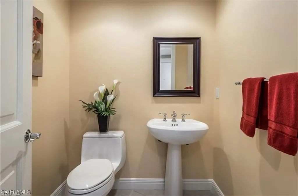 1050 Borghese Lane Naples FL 34114