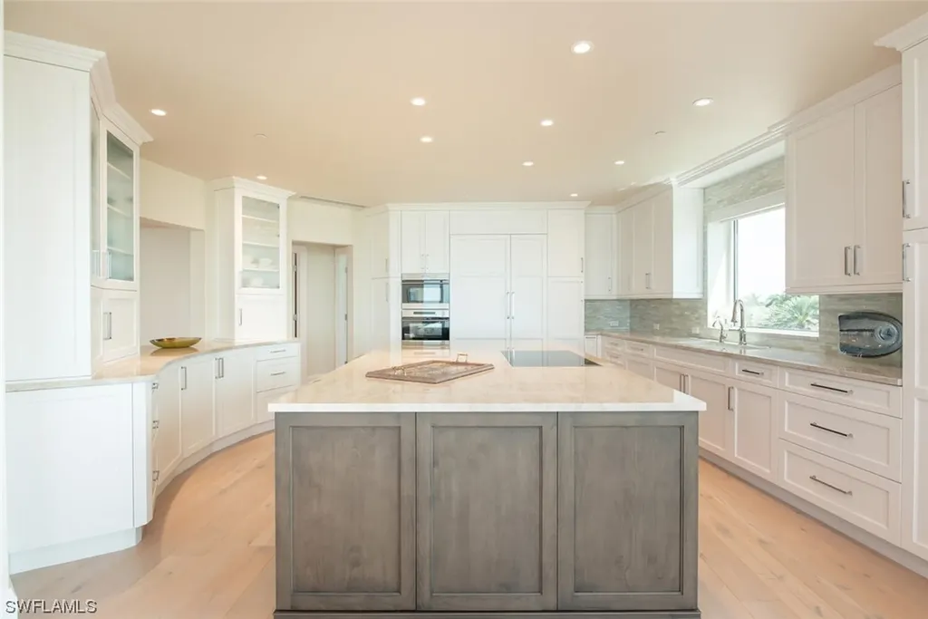 3991 Gulf Shore Boulevard N Naples FL 34103