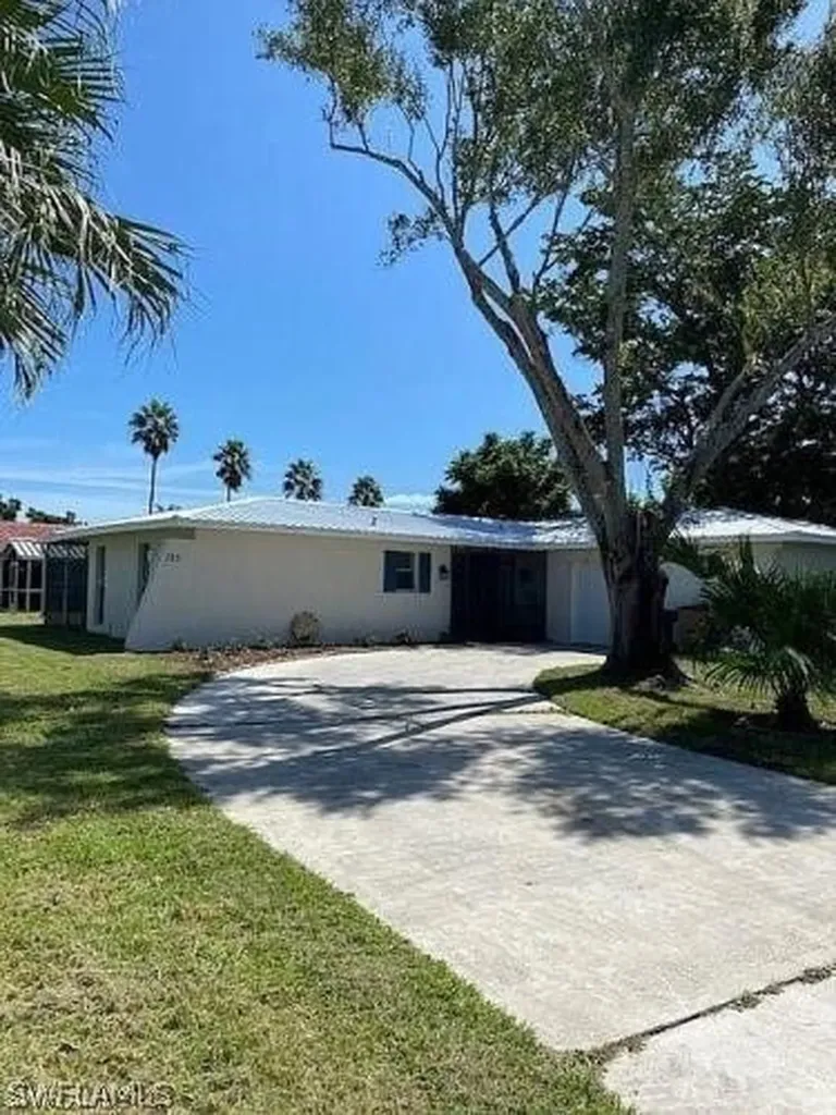 125 Daleview Avenue Lehigh Acres FL 33936