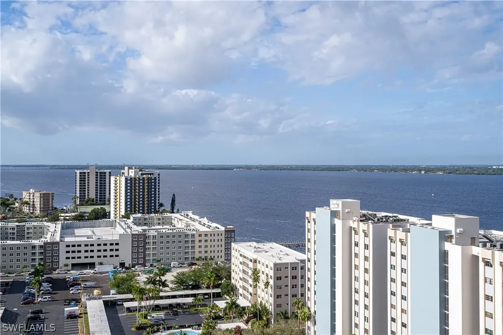 2090 W 1st Street Fort Myers FL 33901