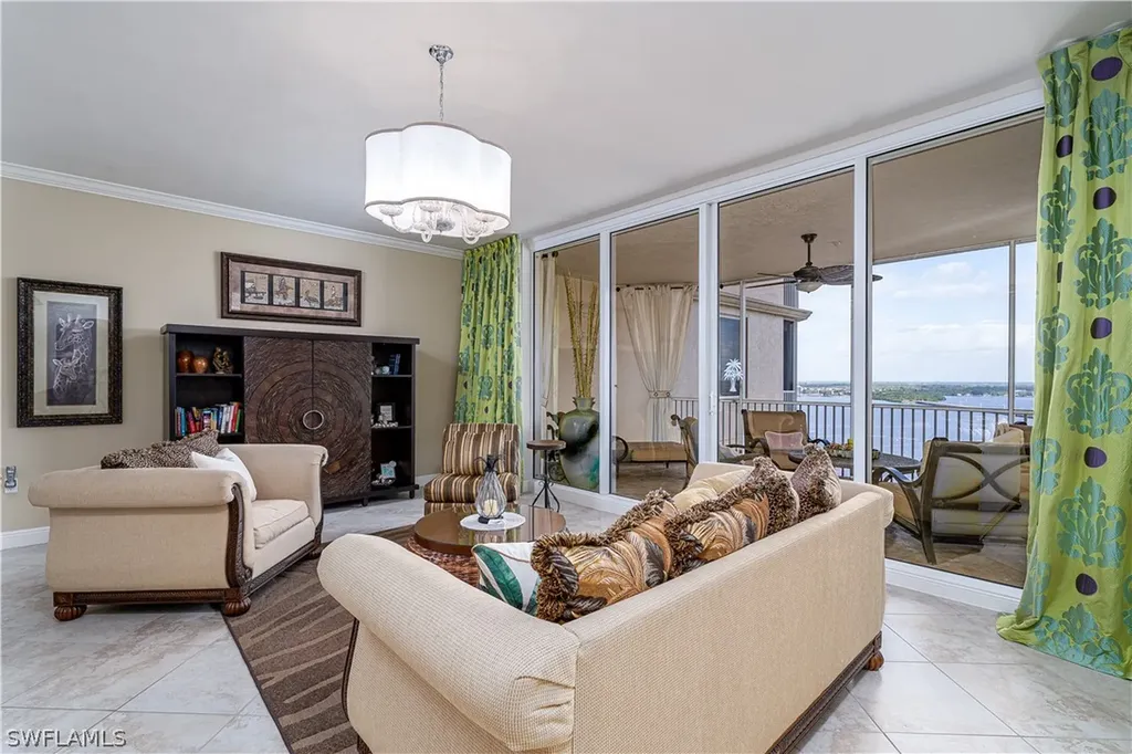 2090 W 1st Street Fort Myers FL 33901