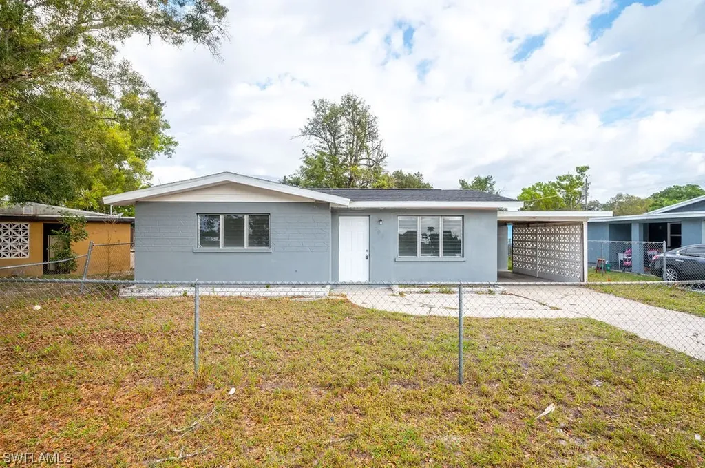 205 Manor Parkway Fort Myers FL 33916