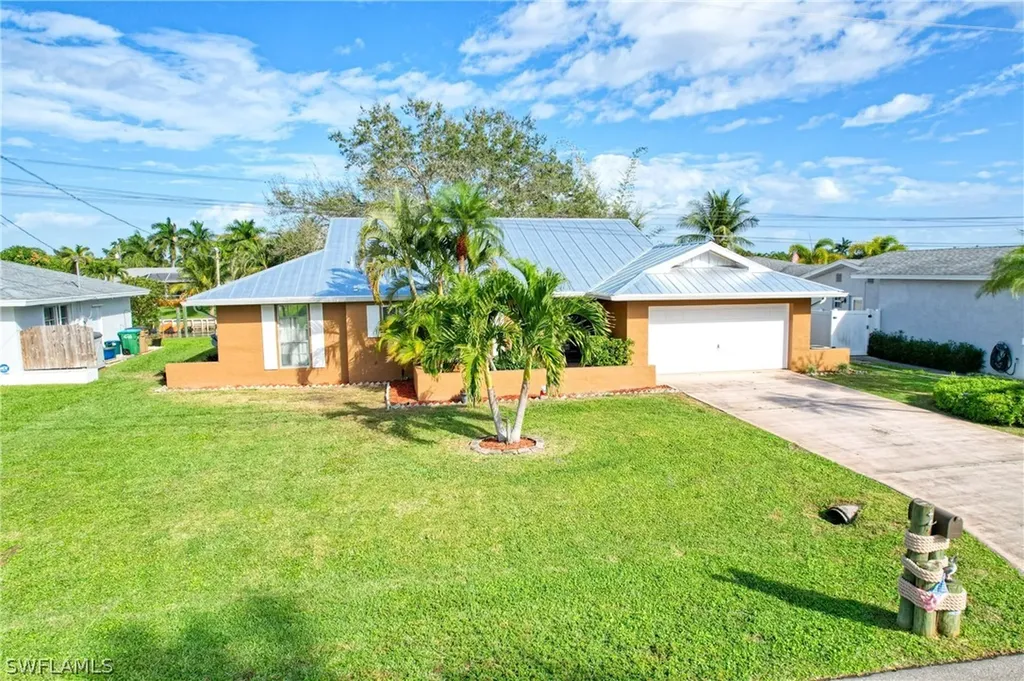 1637 SE 39th Terrace Cape Coral FL 33904