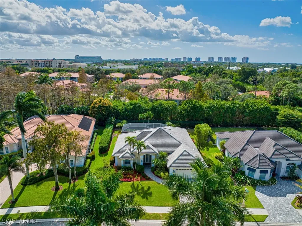 989 Spanish Moss Trail Naples FL 34108