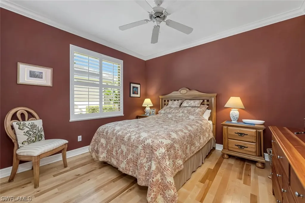 989 Spanish Moss Trail Naples FL 34108