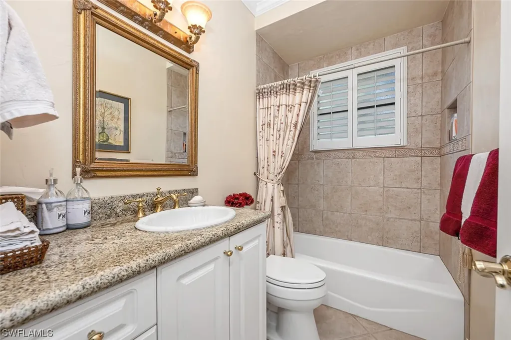 989 Spanish Moss Trail Naples FL 34108