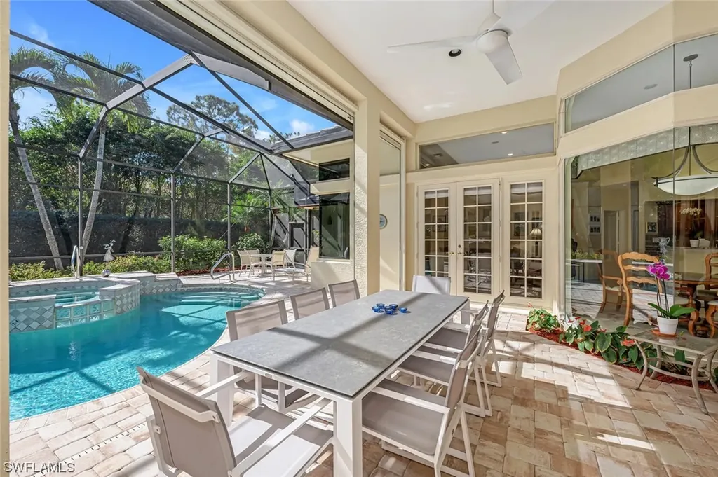 989 Spanish Moss Trail Naples FL 34108