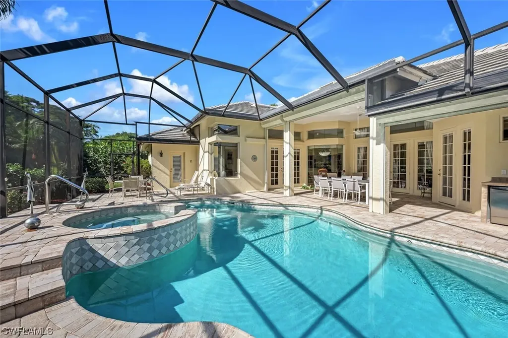 989 Spanish Moss Trail Naples FL 34108