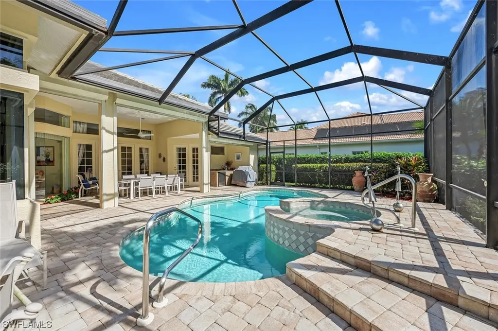 989 Spanish Moss Trail Naples FL 34108