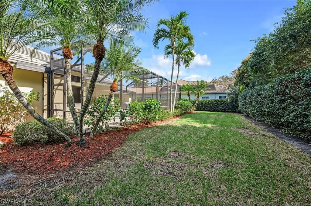 989 Spanish Moss Trail Naples FL 34108