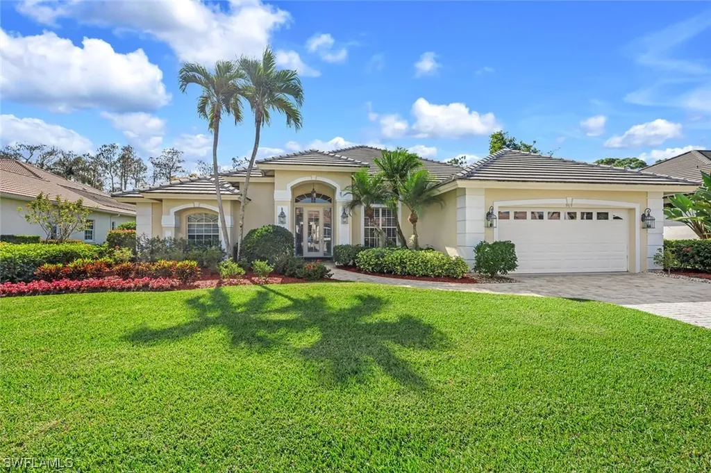 989 Spanish Moss Trail Naples FL 34108