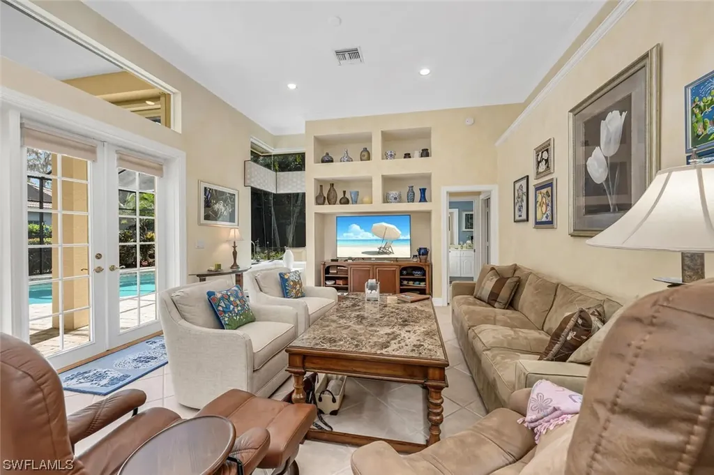 989 Spanish Moss Trail Naples FL 34108